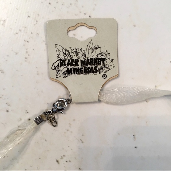 Mother of Pearl Necklace with Ribbon - Picture 4 of 4